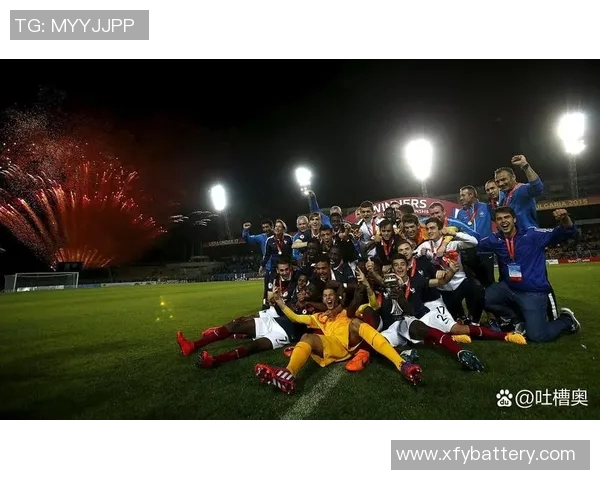 足球明星在比赛中精彩进球瞬间的震撼场面图片集锦