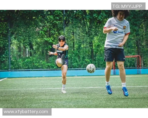 模仿足球明星经典动作的乐趣与技巧分享