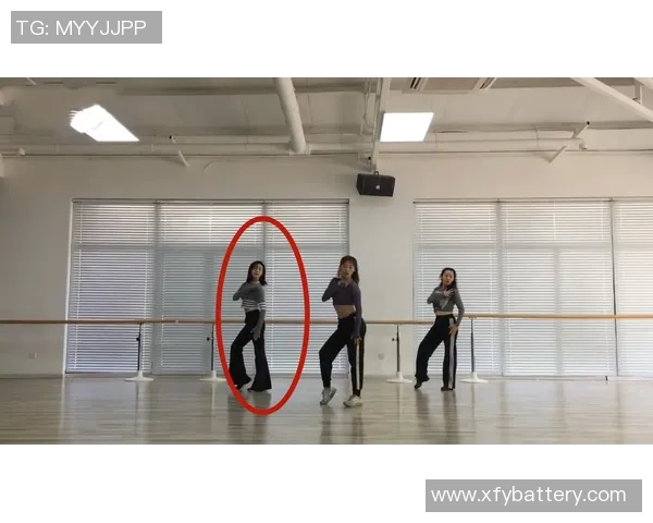 足球明星妻子热舞视频引发热议网友纷纷点赞称赞舞姿优雅 足球明星妻子热舞视频引发热议网友纷纷点赞称赞舞姿优雅